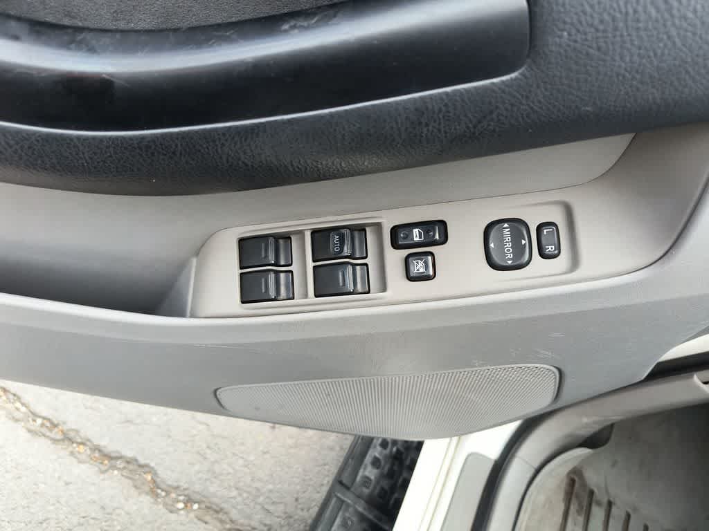Thumbnail: 2004 Toyota 4Runner - 13