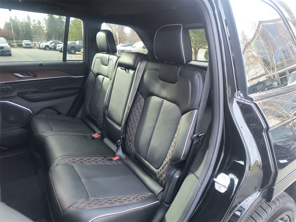 Thumbnail: 2025 Jeep Grand Cherokee - 23