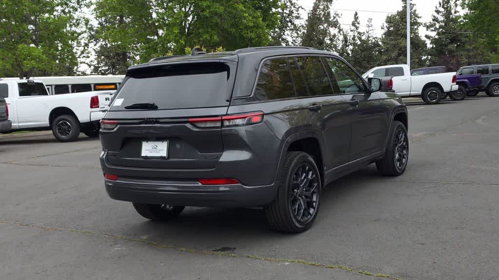 Thumbnail: 2026 Jeep Grand Cherokee - 8