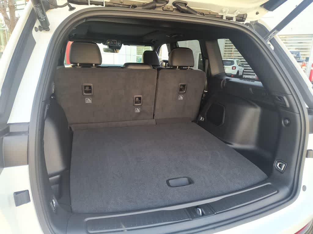 Thumbnail: 2026 Jeep Grand Cherokee - 24