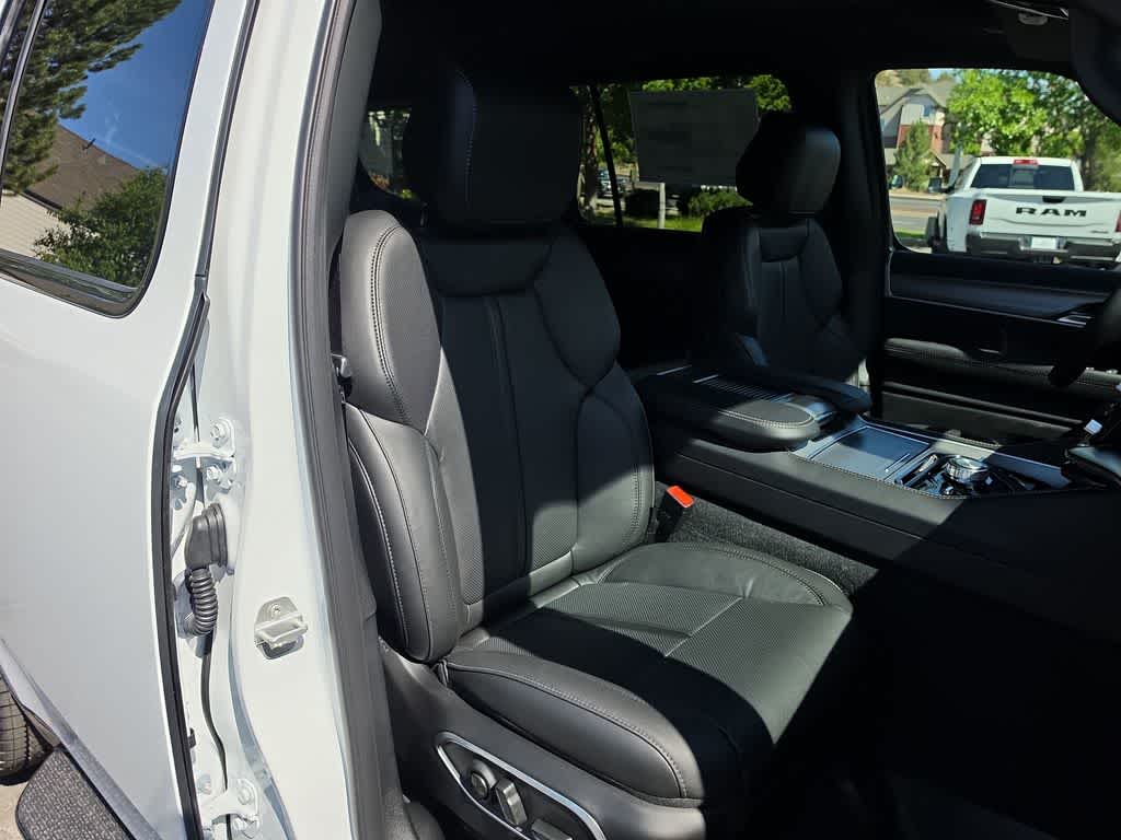 Thumbnail: 2026 Jeep Grand Wagoneer - 26