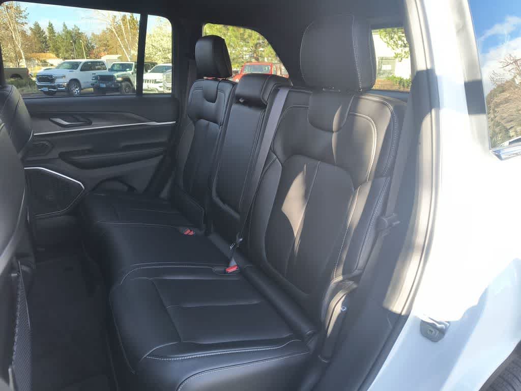 Thumbnail: 2026 Jeep Grand Cherokee - 23