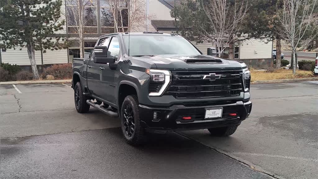 Thumbnail: 2025 Chevrolet Silverado 3500 - 3