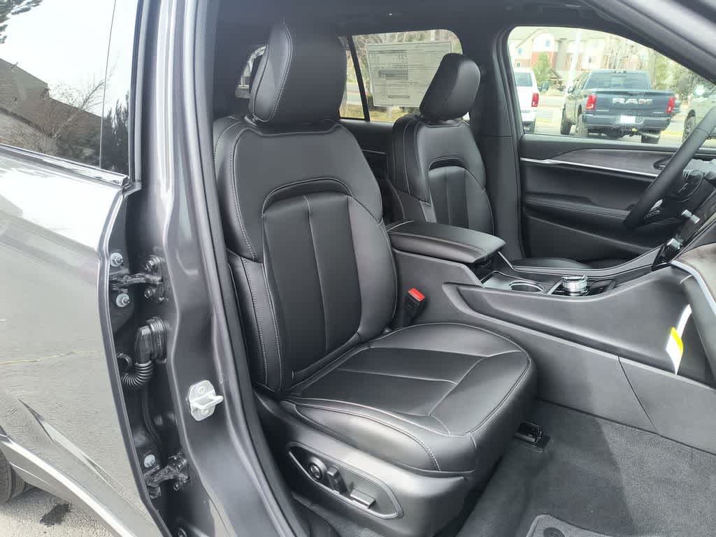 Thumbnail: 2026 Jeep Grand Cherokee - 25