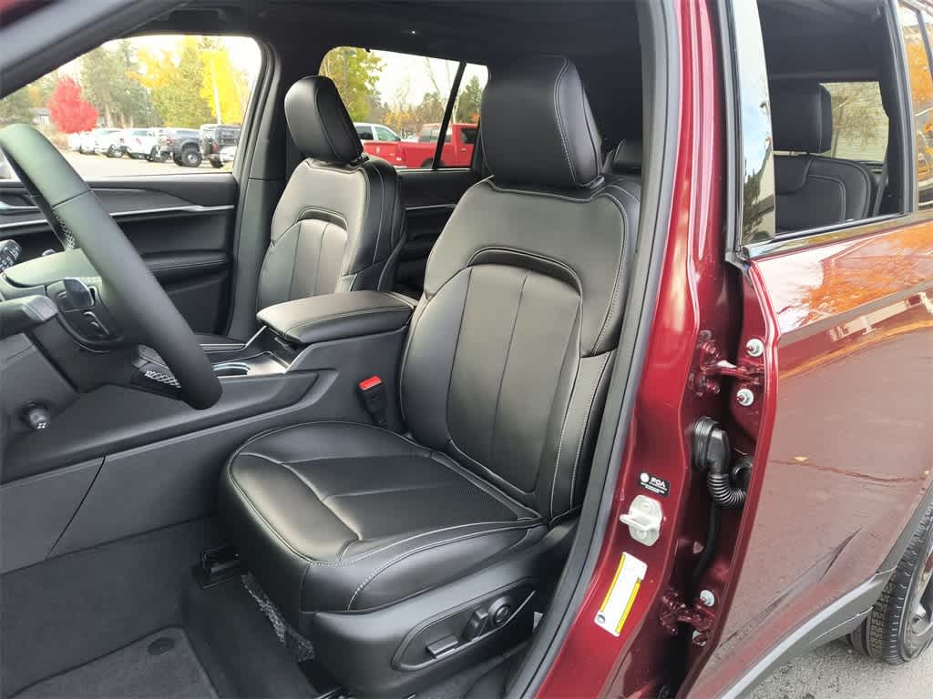 Thumbnail: 2025 Jeep Grand Cherokee - 11