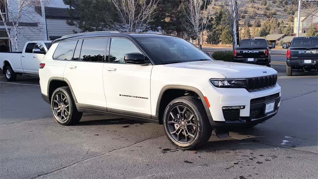 Thumbnail: 2025 Jeep Grand Cherokee L - 3