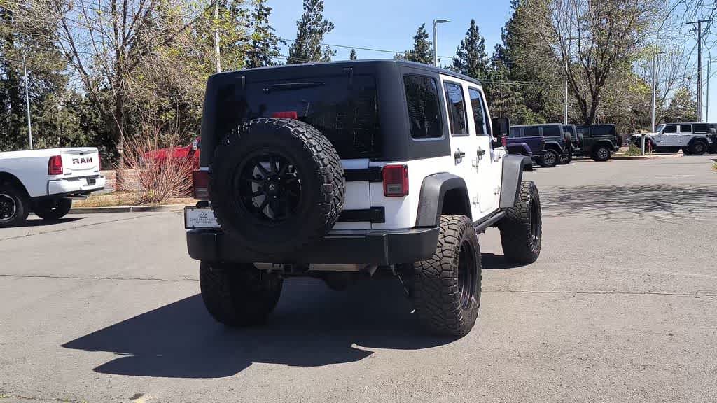 Thumbnail: 2015 Jeep Wrangler - 8