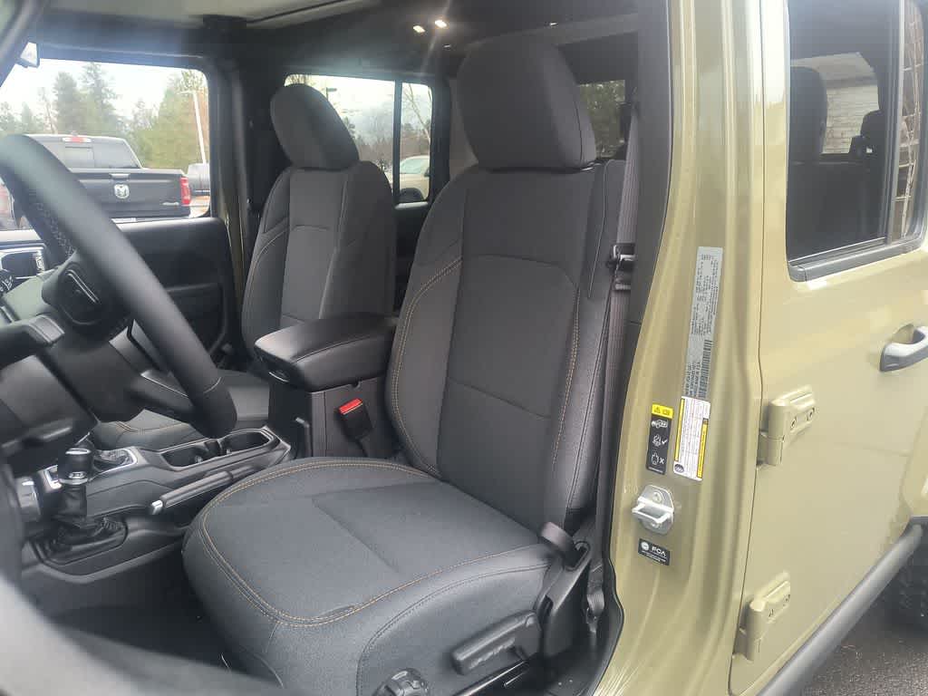 Thumbnail: 2026 Jeep Gladiator - 11