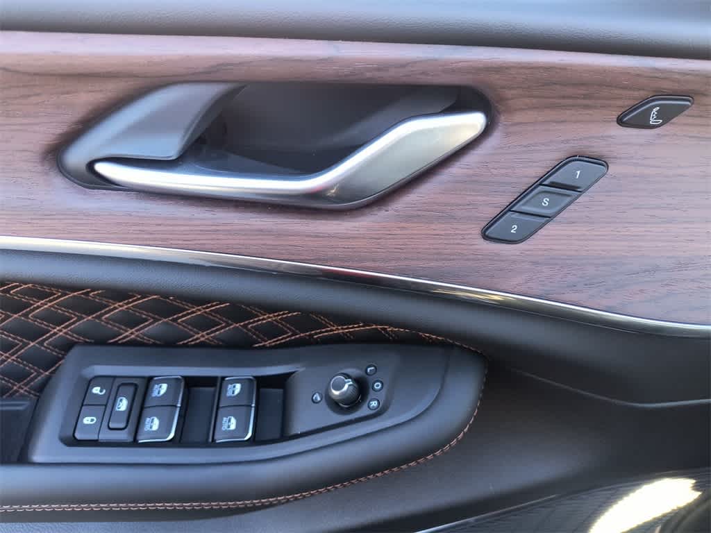 Thumbnail: 2025 Jeep Grand Cherokee L - 13