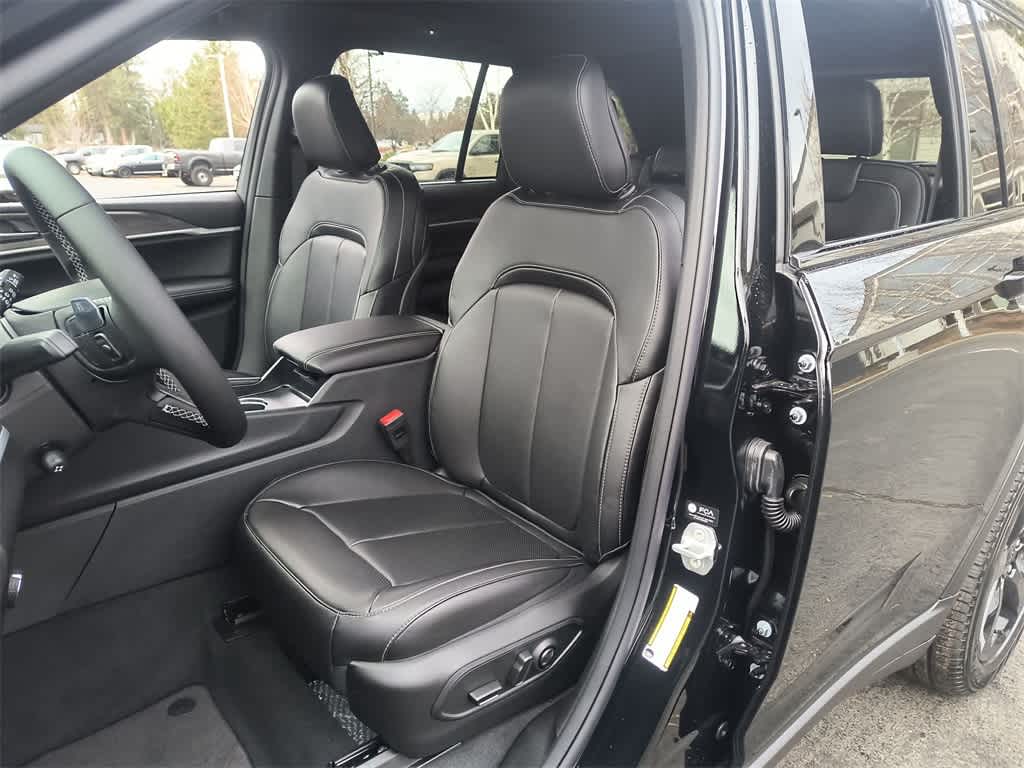 Thumbnail: 2025 Jeep Grand Cherokee - 11