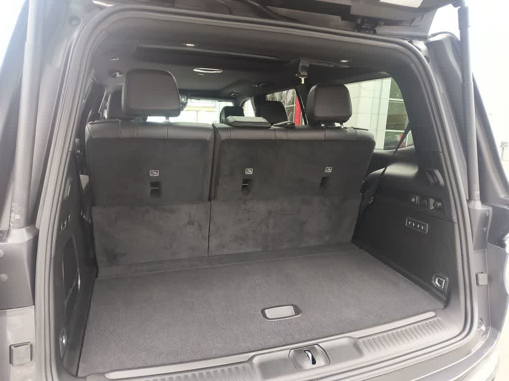 Thumbnail: 2026 Jeep Grand Wagoneer - 25