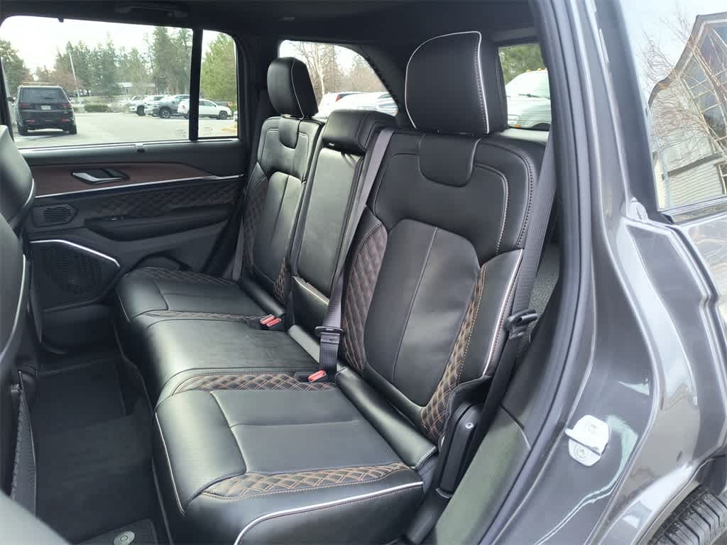 Thumbnail: 2025 Jeep Grand Cherokee - 23