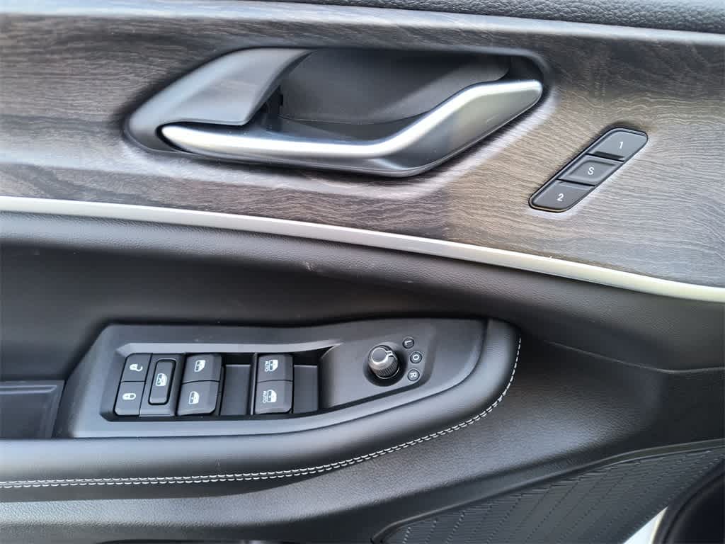 Thumbnail: 2025 Jeep Grand Cherokee L - 13