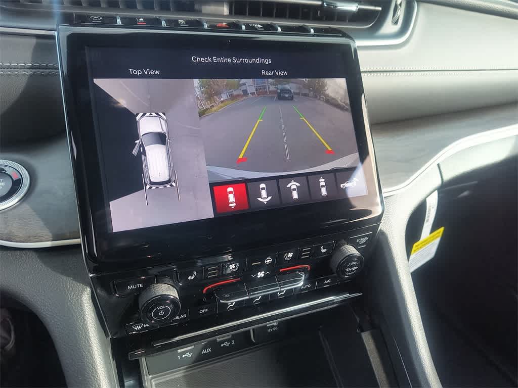 Thumbnail: 2025 Jeep Grand Cherokee - 17