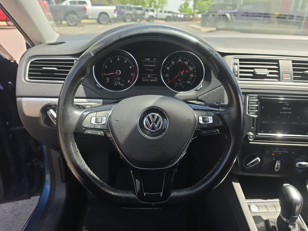 Thumbnail: 2017 Volkswagen Jetta - 14