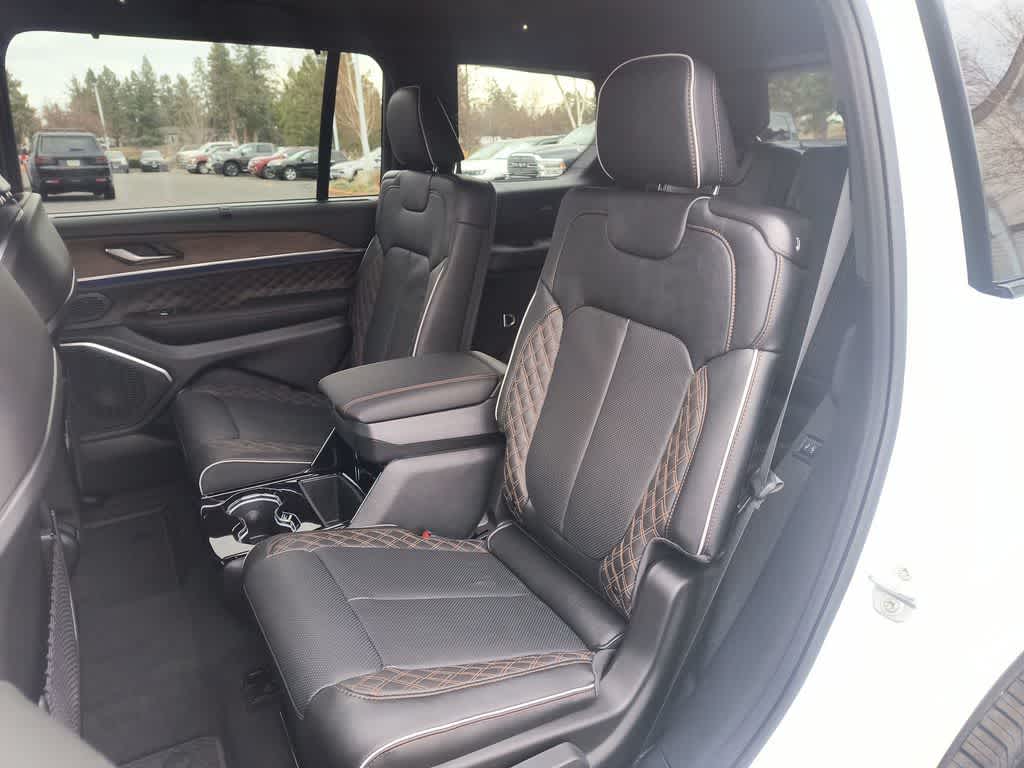 Thumbnail: 2025 Jeep Grand Cherokee L - 23