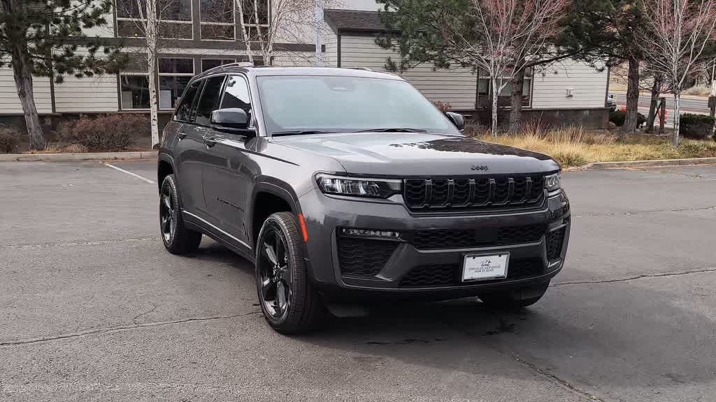 Thumbnail: 2026 Jeep Grand Cherokee - 3