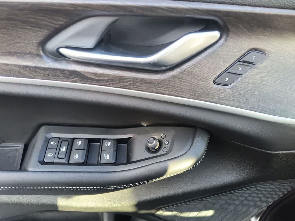 Thumbnail: 2025 Jeep Grand Cherokee L - 13