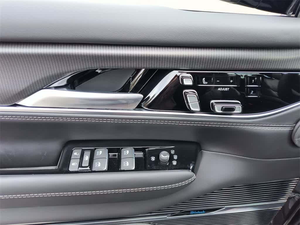 Thumbnail: 2026 Jeep Grand Wagoneer - 13