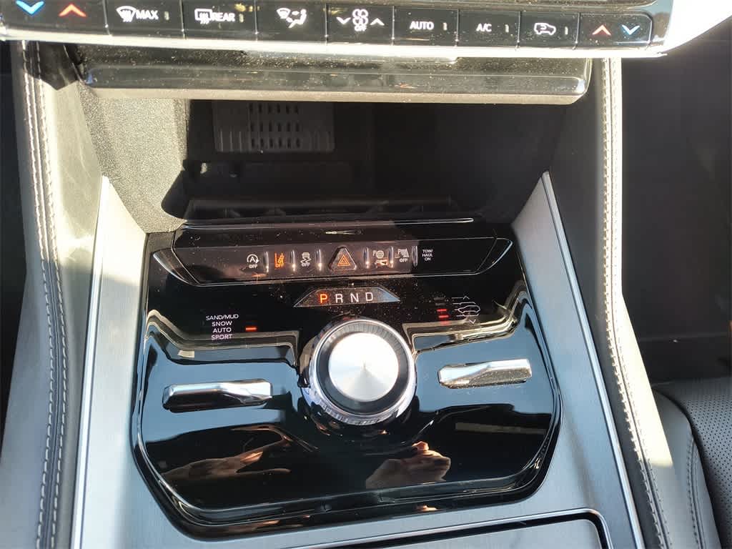 Thumbnail: 2026 Jeep Grand Wagoneer - 20