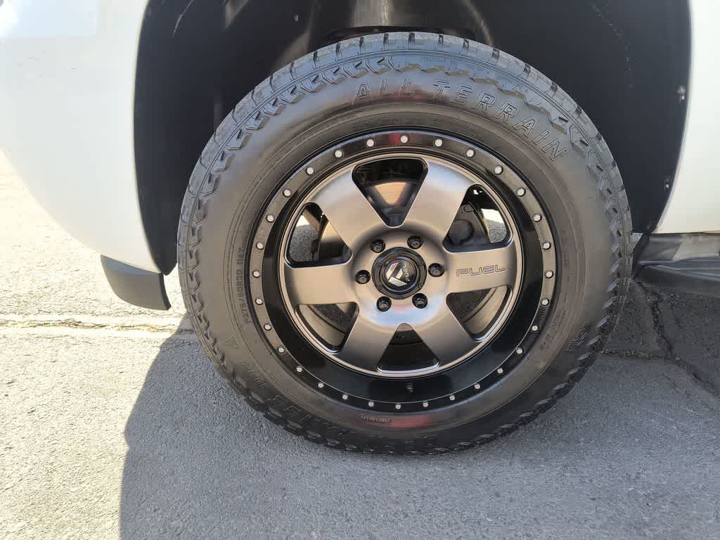 Thumbnail: 2013 Chevrolet Tahoe - 10