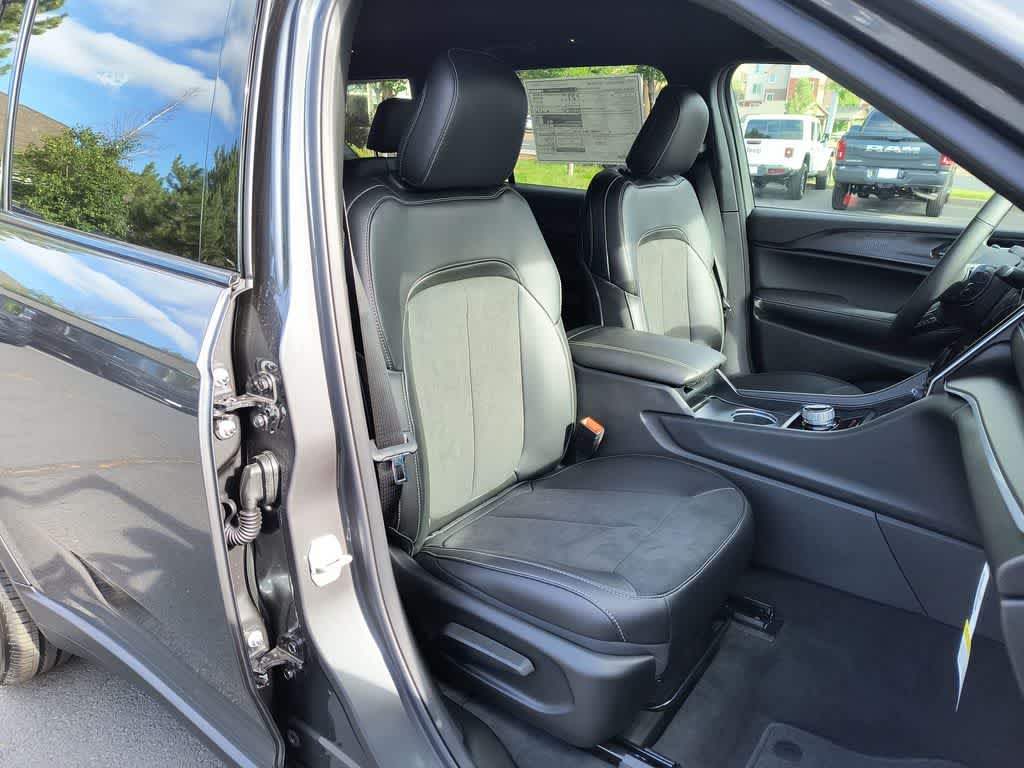 Thumbnail: 2025 Jeep Grand Cherokee L - 24