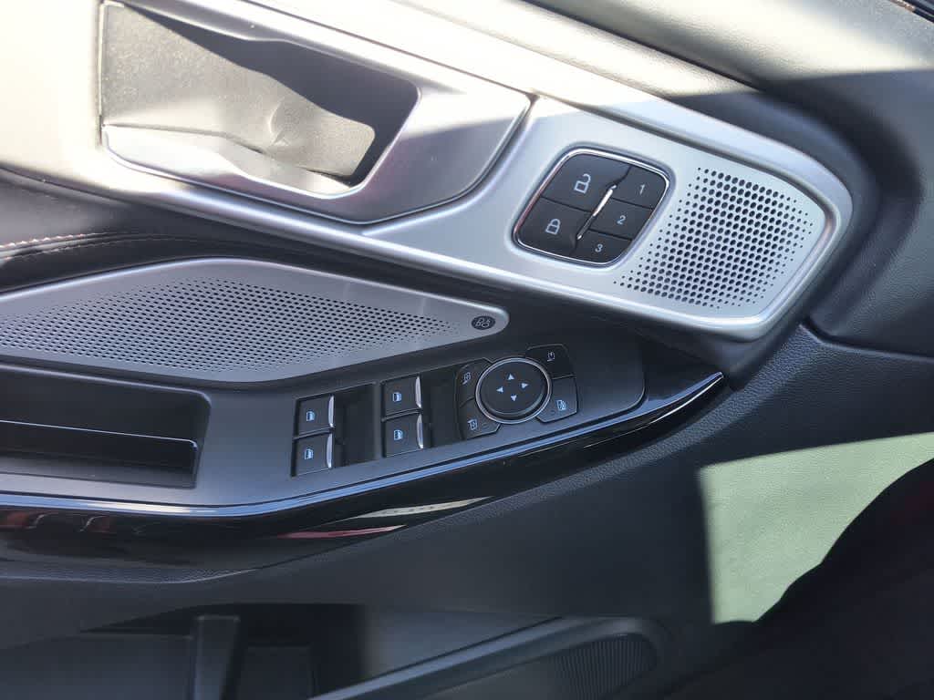 Thumbnail: 2022 Ford Explorer - 13