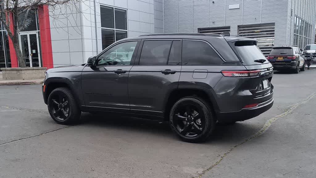 Thumbnail: 2026 Jeep Grand Cherokee - 6