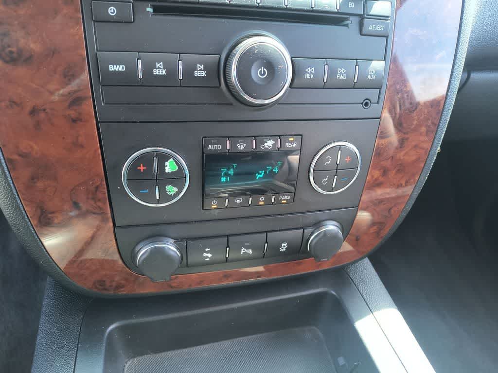 Thumbnail: 2013 Chevrolet Tahoe - 18