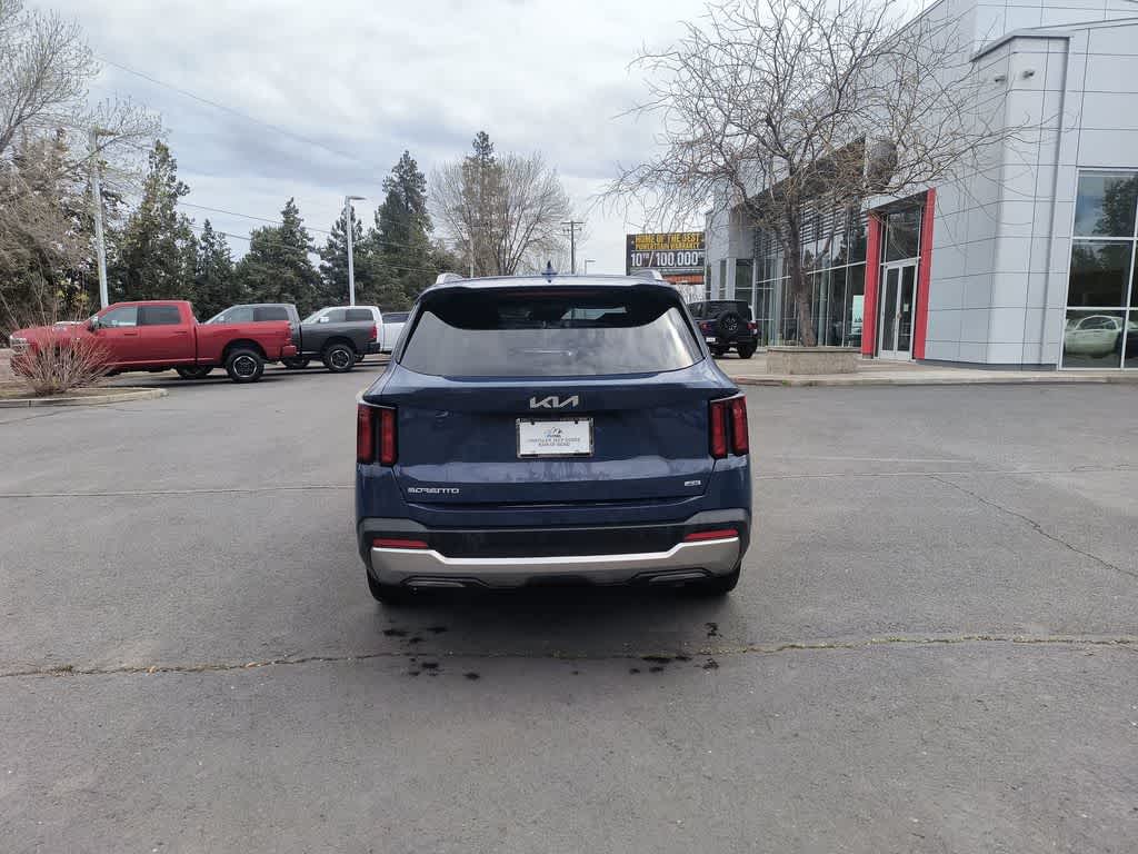 Thumbnail: 2025 Kia Sorento - 4