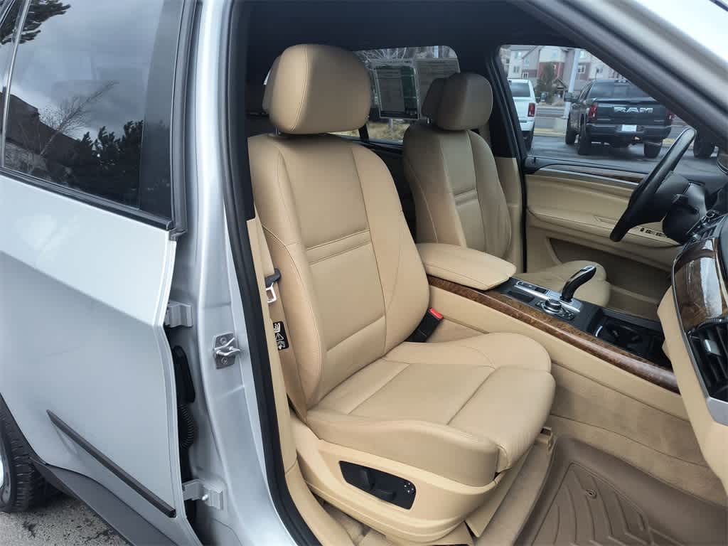 Thumbnail: 2010 BMW X5 - 25