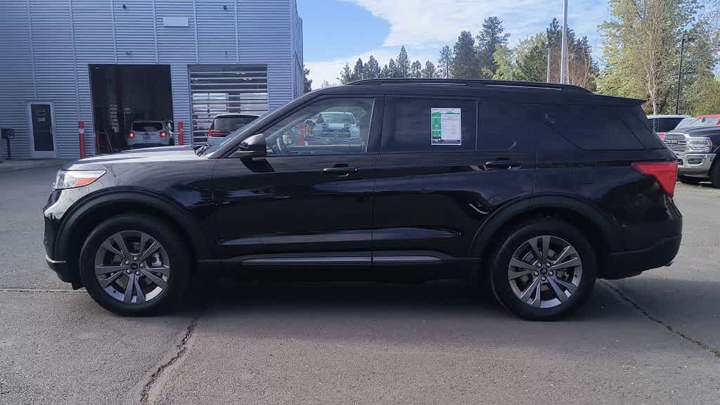 Thumbnail: 2022 Ford Explorer - 5