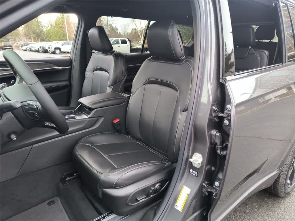 Thumbnail: 2025 Jeep Grand Cherokee - 11