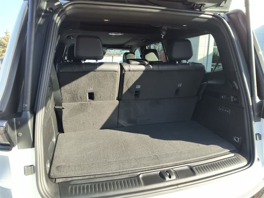 Thumbnail: 2026 Jeep Grand Wagoneer - 25