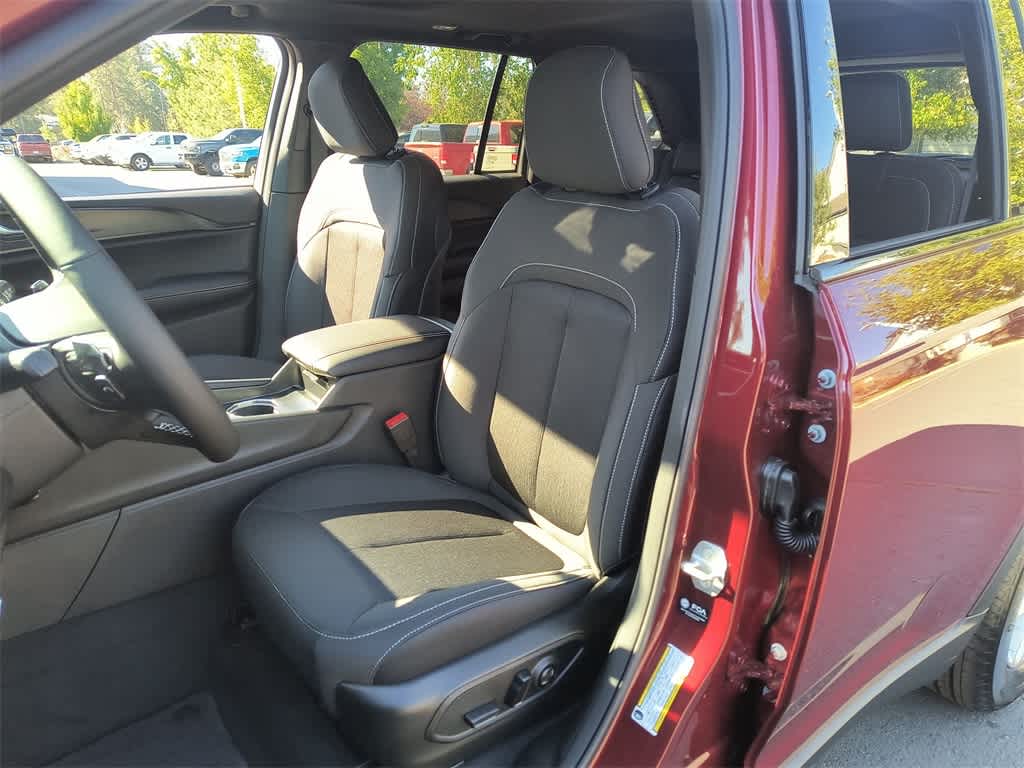 Thumbnail: 2025 Jeep Grand Cherokee - 11