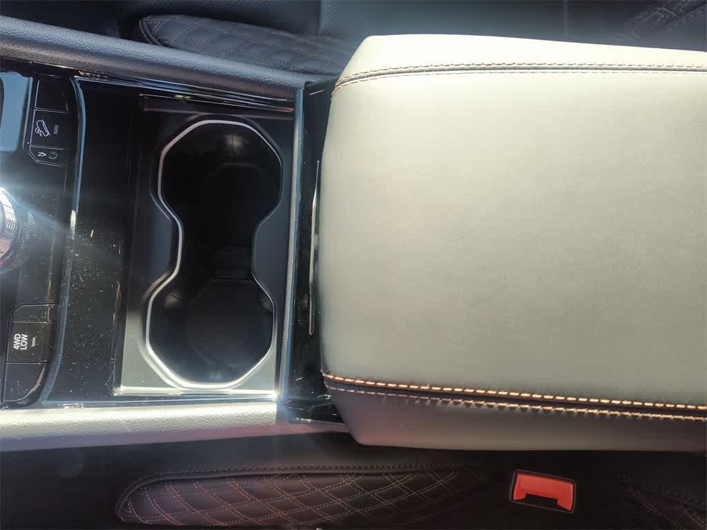 Thumbnail: 2025 Jeep Grand Cherokee - 21