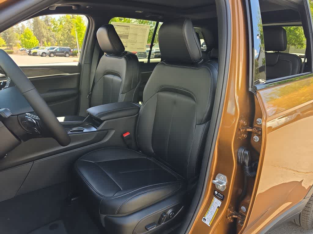 Thumbnail: 2026 Jeep Grand Cherokee - 11