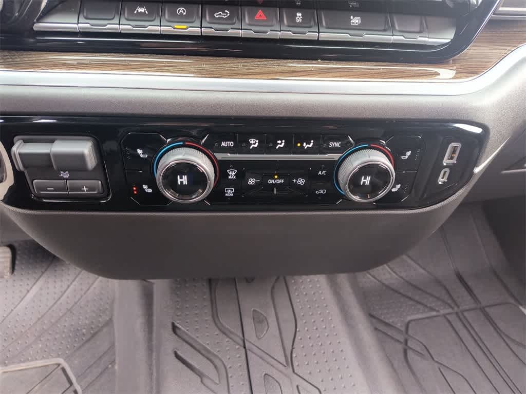 Thumbnail: 2022 Chevrolet Silverado 1500 - 18