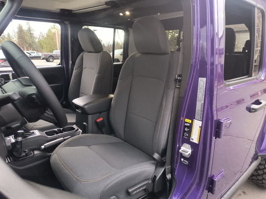 Thumbnail: 2026 Jeep Gladiator - 11