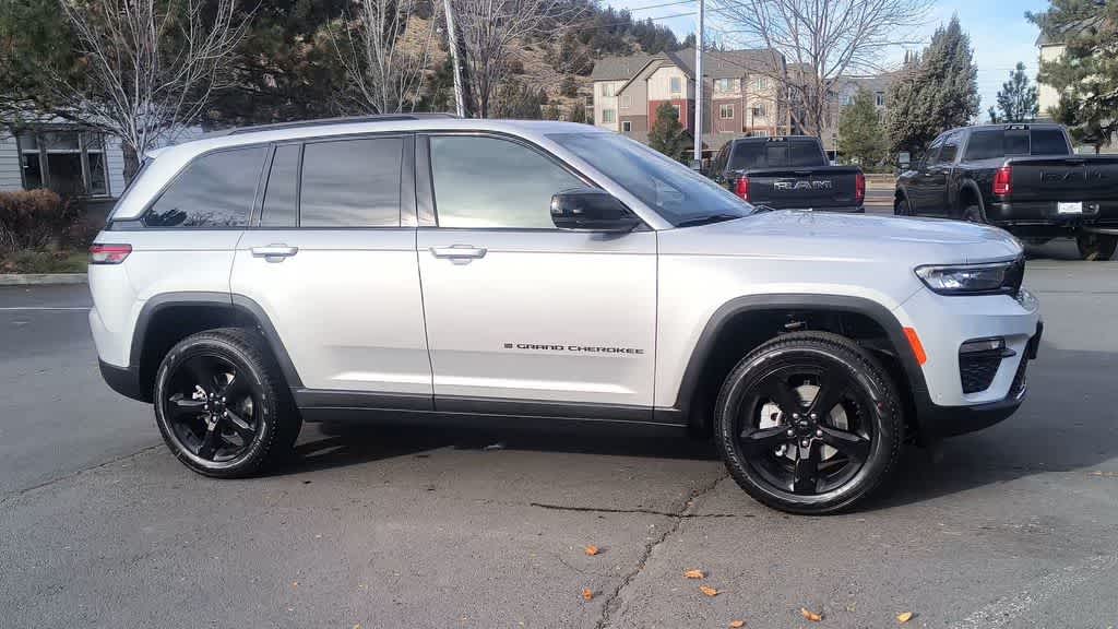 Thumbnail: 2025 Jeep Grand Cherokee - 2