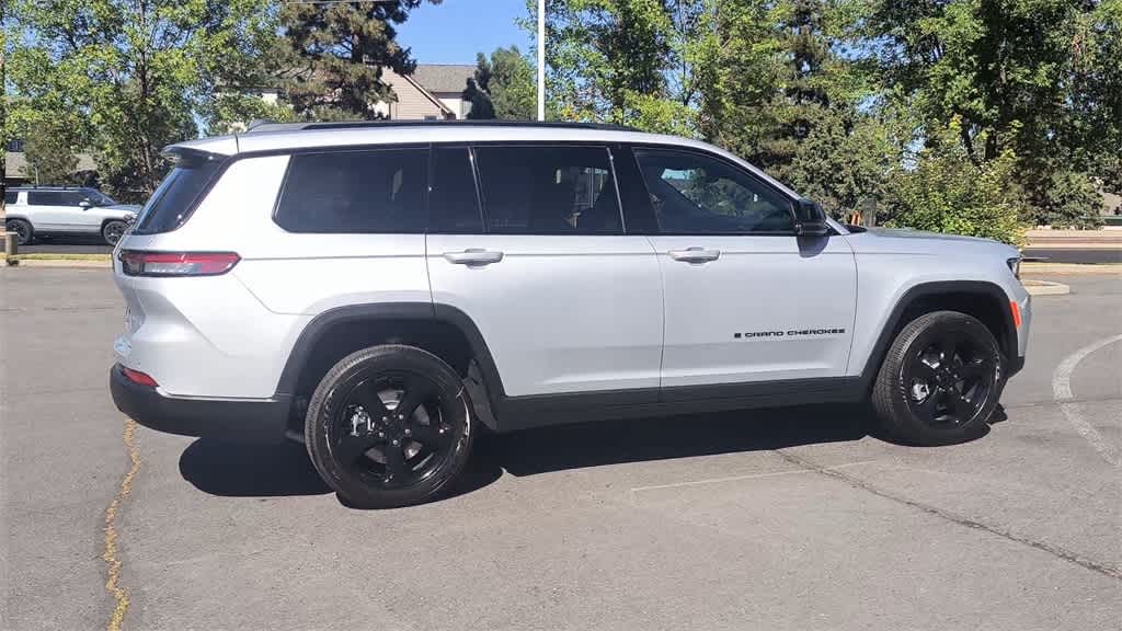 Thumbnail: 2025 Jeep Grand Cherokee L - 9