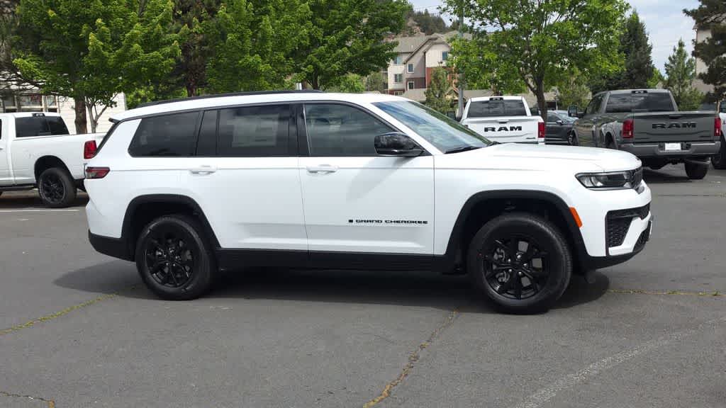 Thumbnail: 2026 Jeep Grand Cherokee L - 2