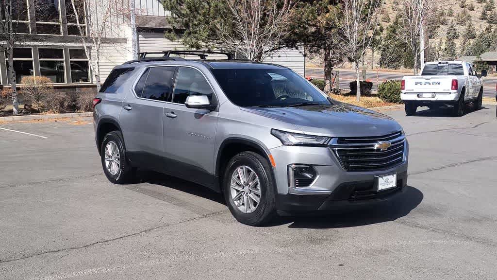 Thumbnail: 2023 Chevrolet Traverse - 3
