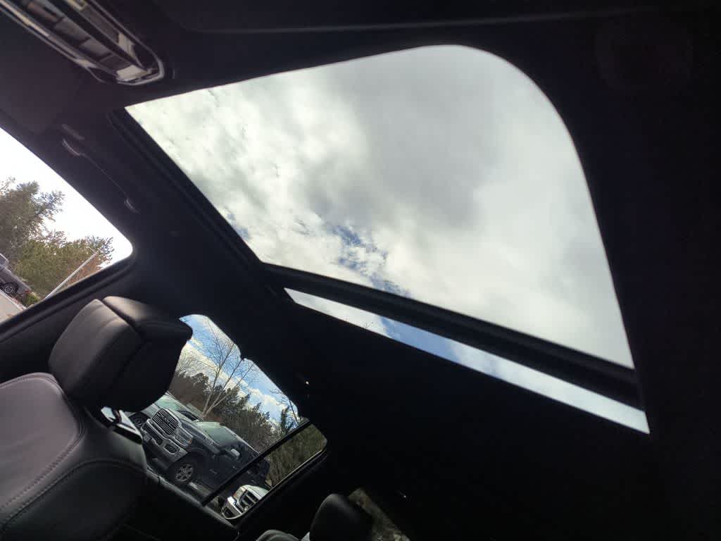 Thumbnail: 2026 Jeep Grand Wagoneer - 22