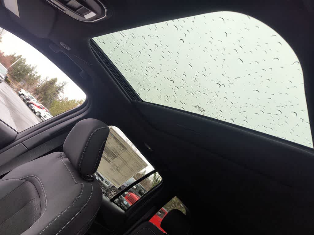 Thumbnail: 2026 Jeep Grand Cherokee - 21