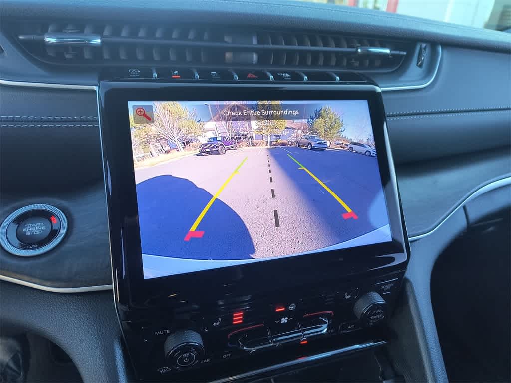 Thumbnail: 2025 Jeep Grand Cherokee - 17