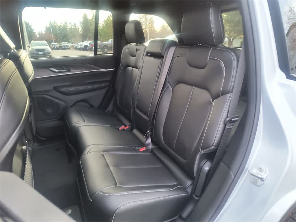 Thumbnail: 2025 Jeep Grand Cherokee - 23