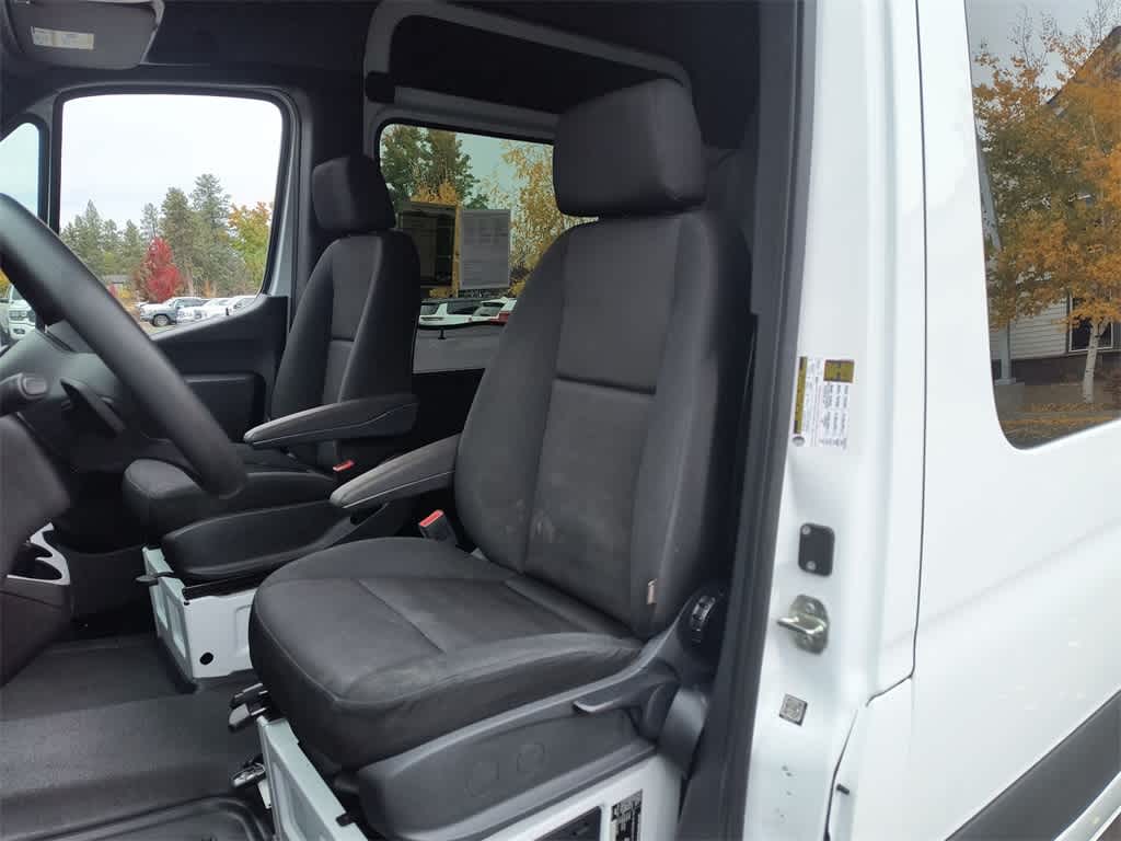 Thumbnail: 2023 Mercedes-Benz Sprinter - 11