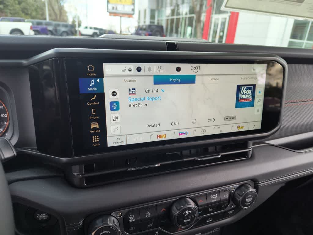 Thumbnail: 2026 Jeep Gladiator - 16