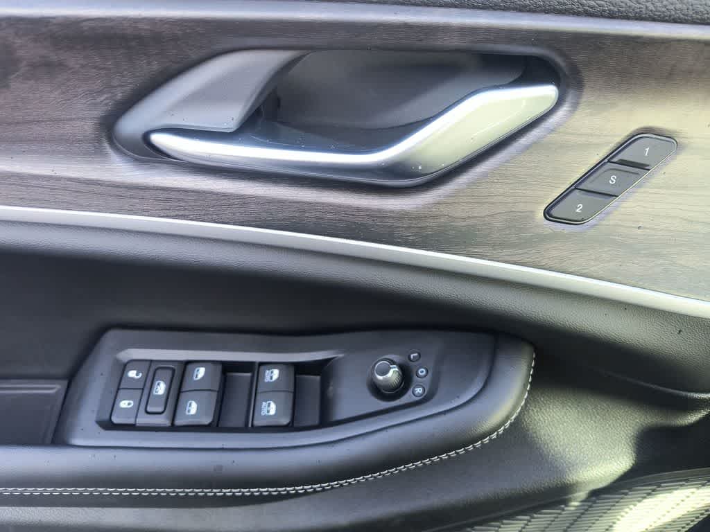 Thumbnail: 2025 Jeep Grand Cherokee L - 13